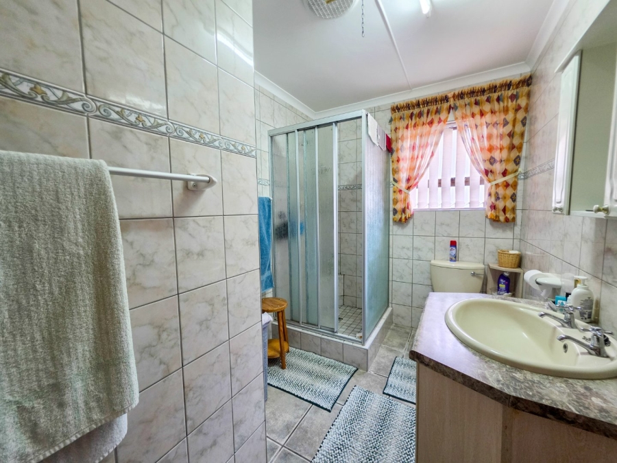 3 Bedroom Property for Sale in Stilbaai Wes Western Cape